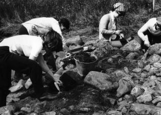 Volounteers excavating at Forcegarth Pasture North 